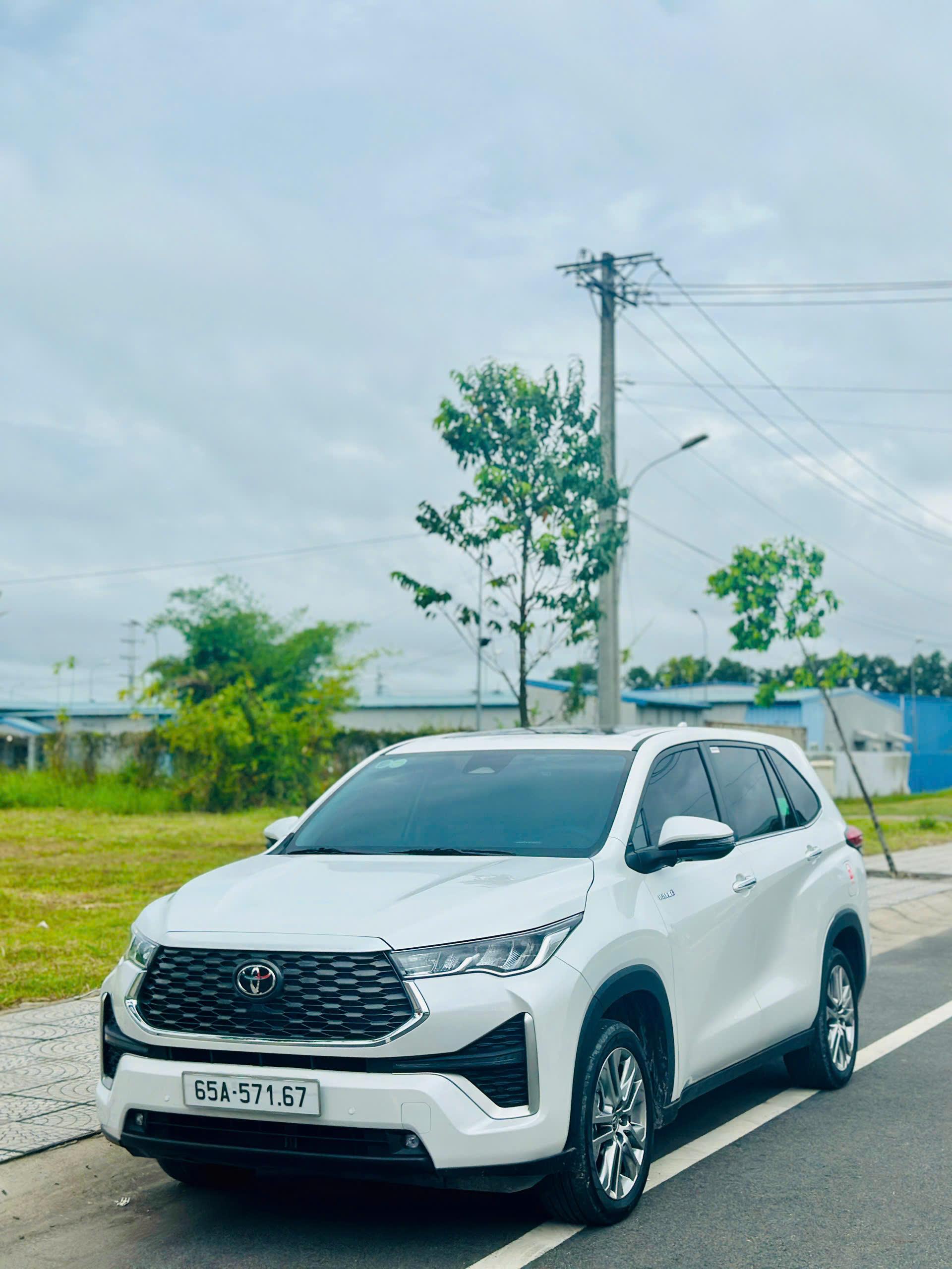 Cho Thuê Xe 7 chỗ TOYOTA