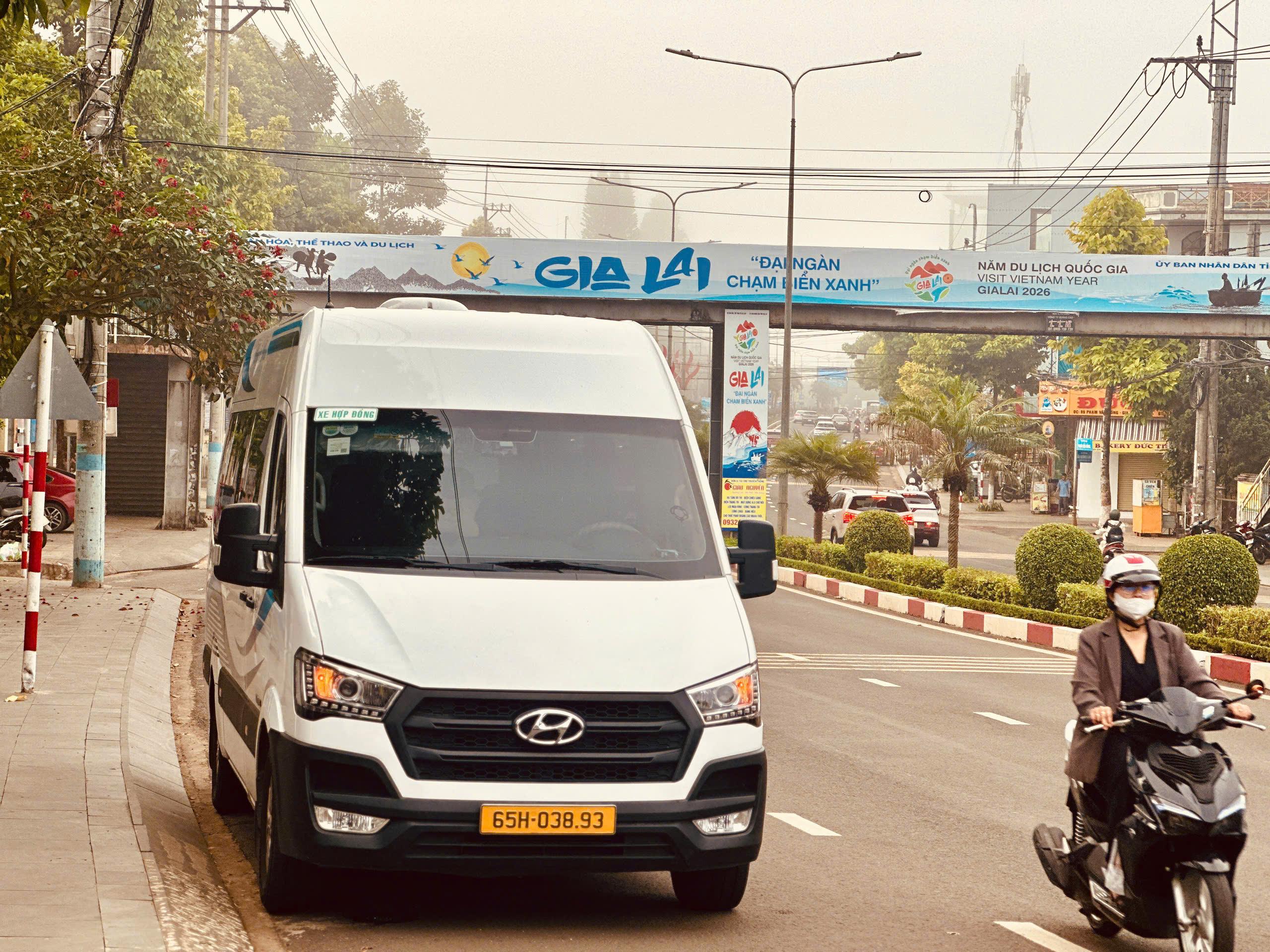 Cho Thuê Xe 16 chỗ HYUNDAI